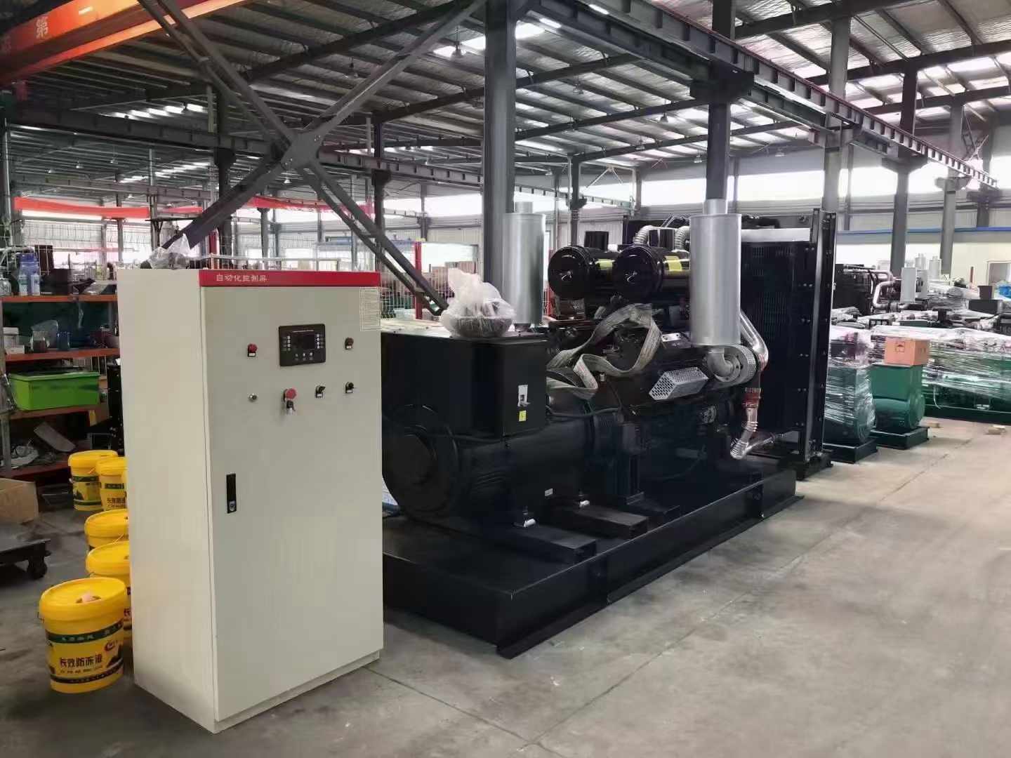 六枝特柴油发电机运行时的噪音和振动水平如何？
