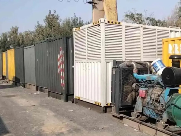 六枝特200KW柴油发电机机组每小时油耗是多少?